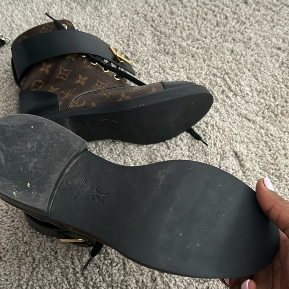 Authentic louis Vuitton wonderland boots size 39 1/2 - Picture 7 of 7